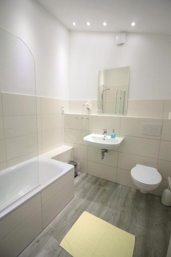 Hotel Zur Linde Hechthausen エクステリア 写真